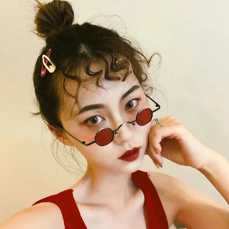 Vue 2 — Lunettes de Soleil Petites Rondes