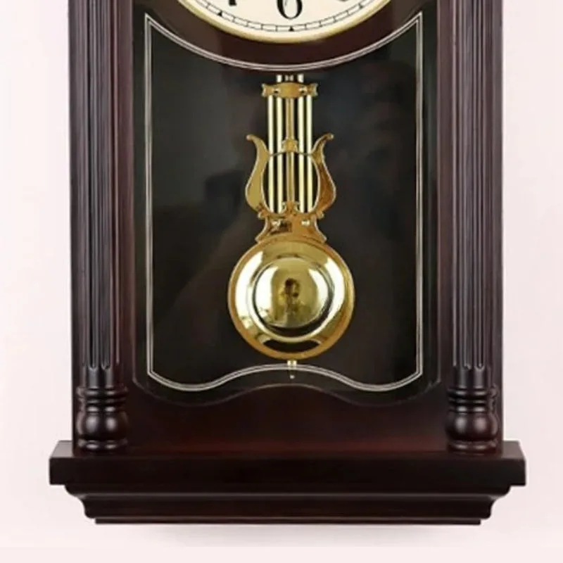 Vue 4 — Horloge Steampunk Vintage avec Balancier